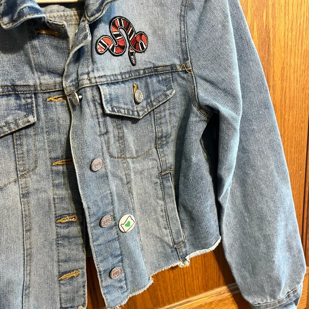 Refuge Denim Jacket with Patches size Medium - Picture 11 of 14